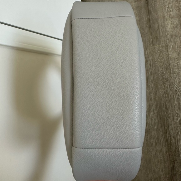 Kate Spade Kayla Crescent Leather Shoulder Bag | Mountain Grey - Picture 11 of 15